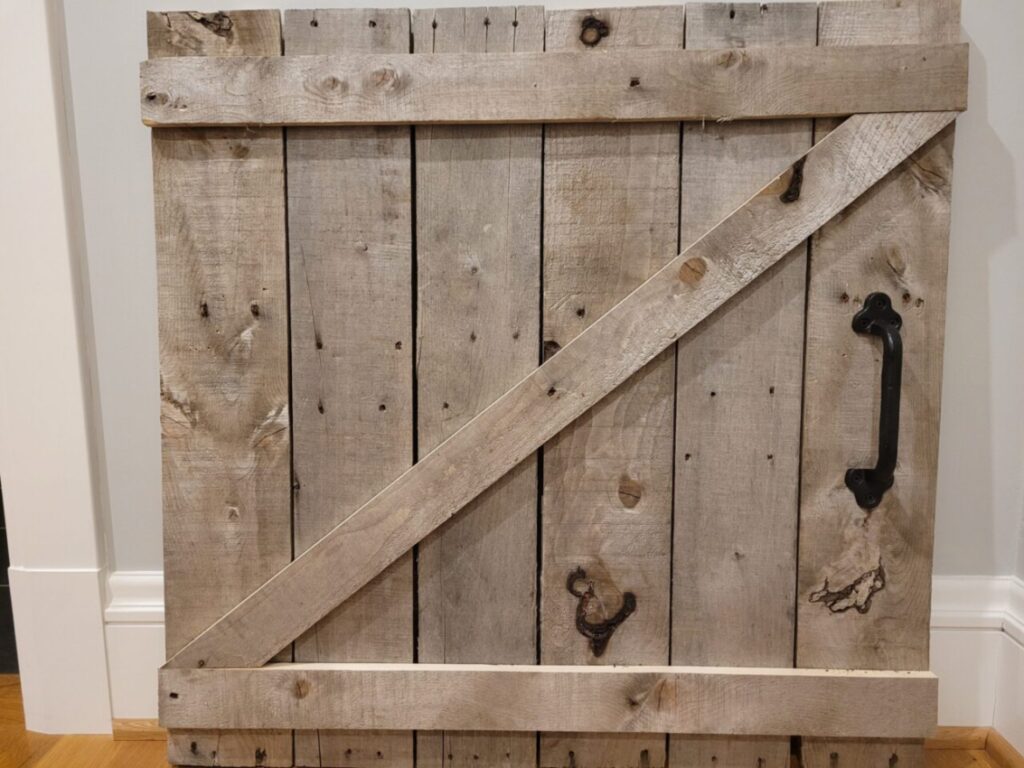 Farmhouse DIY Barn Door